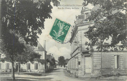 . CPA  FRANCE 86 " Scorbe-Clairvaux, Rue Du Champ De Foiire  " - Scorbe Clairvaux