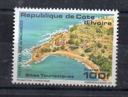 COTE-D'IVOIRE - IVORY-COAST - 1992 - SITES TOURISTIQUES - TOURIST ATTRACTIONS - VILLAGE DE VACANCES - HOLIDAYS VILLAGE - - Costa De Marfil (1960-...)