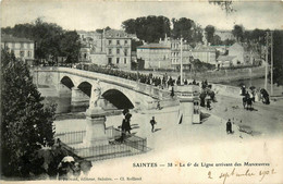 Saintes * Le 6ème De Ligne Arrivant Des Manoeuvres * Passage Des Troupes Sur Le Pont * Militaria Militaires - Saintes