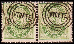 1884. Coat-of Arms. Large Corner Figures. 5 Øre Green. Perf. 14x13½ VTOFTE. Pair (Michel 34YA) - JF417874 - Usati