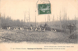 60-CHANTILLY- EQUIPAGE DE CHANTILLY- CHASSE A COURRE-HALLALI COURANT , LE CERF SUR SES FINS - Chantilly