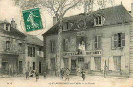 Châteauneuf Sur Cher * La Place De La Mairie * Hôtel De Ville * Villageois - Chateauneuf Sur Cher