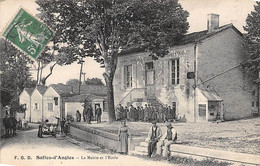 Salles-d'Angles        16           La Mairie Et L'Ecole       (voir Scan) - Andere & Zonder Classificatie