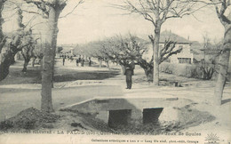 .CPA   FRANCE 84 "Lapalud, Quartier Du Vieux Fossé, Jeux De Boules"/ BOULES - Lapalud