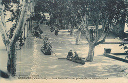 .CPA  FRANCE 84 "Sorgues, Les Inondations Place De La République" - Sorgues