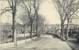 .CPA  FRANCE 79 " Argenton Château, La Route Au Bas Bourg" - Argenton Chateau