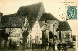 Léré * La Place De La Mairie * Hôtel De Ville * Villageois - Lere