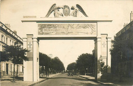 Cholet * Carte Photo * Jour De Congrés ? * Arche * Rue - Cholet