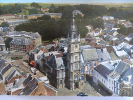 LE CATEAU EN AVION AU DESSUS DE...  L HOTEL DE VILLE CARTE COULEUR LAPIE - Le Cateau