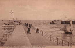 Dieppe - Les Jetées - Arrivée Du Paquebot D'Angleterre - Carte CAP N° 70 Non Circulée - Dieppe