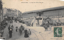 Angoulême         16        La Place Des Halles Centrales        (voir Scan) - Angouleme
