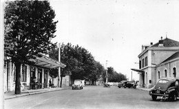 17-CHATELAILLON-LA GARE ET L'HÔTEL - Châtelaillon-Plage