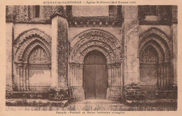 AULNAY De SAINTONGE  -  L'Eglise St-Pierre. Façade - Portail Et Baies Latérales Aveugles - Aulnay