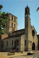 04 Forcalquier La Cathédrale Voiture Automobile - Forcalquier