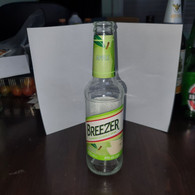 Israel-bottle Glass-breezer Flavoured Apple-(275ml)-(4%)-impoter And Marketing Tempo-netanya - Autres & Non Classés