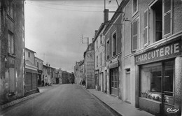 CHAMPDENIERS      RUE DE GENEVE   CHARCUTERIE - Champdeniers Saint Denis