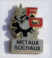 SY594 Pin's Syndicat  FO Force Ouvrière Métaux Sochaux Montbéliard Doubs Usine Peugeot  Qualité Egf Achat Immédiat - Peugeot