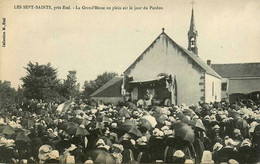 Les Sept Saints , Près étel * La Grand'messe En Plein Air Le Jour Du Pardon * Coiffe Coiffes Costume - Etel