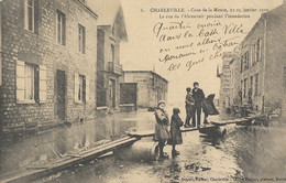 CHARLEVILLE - Crue De La Meuse 1910 - La Rue De L'Abreuvoir Pendant L'inondation - Charleville