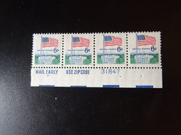 Etats-Unis Bande De 4 Timbres Neufs** Avec Bord De Feuille - Bandes & Multiples