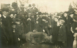 Metz * Carte Photo * La Statue De Frédéric Charles Renversée * Grève Manifestation - Metz