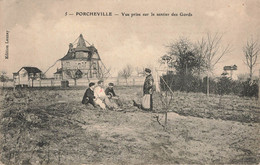 PORCHEVILLE : VUE PRISE SUR LE SENTIER DES GORDS - Porcheville