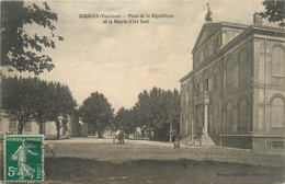 CPA FRANCE 84 " Sorgues, Place De La République Et La Mairie". - Sorgues