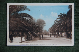 SIDI BEL ABBES - Boulevard De La République, à Gauche, La Place CARNOT. - Sidi-bel-Abbès