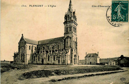 Plancoët * Route Et Place De L'église - Plancoët