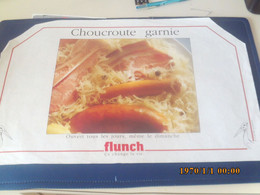 SET TABLE PUBLICITAIRE  EN PAPIER   RESTAURANTS FLUNCH  CHOUCROUTE GARNIE - Company Logo Napkins