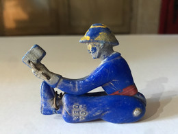 MINEUR OU POMPIER JOUET ANCIEN ARTICULE EN PLASTIQUE MODELE DEPOSE - Toy Memorabilia