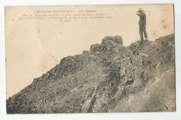 15 Cantal Carlat Paysan 1926 Sur Une Des Principales Murailles ...l'auvergne Pittoresque - Carlat