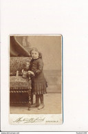 CDV De Fille Fillette Jouet  Photographe MARTINOTTO Frères  à GRENOBLE ( Photo Format 6,5 X 10,5 Cm ) - Antiche (ante 1900)