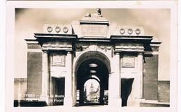 B-8209   YPRES : Porte De Menin - Ieper