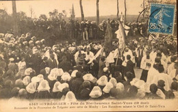 4547 Tréguier  Fête Du  Bienheureux  St -Yves 19 Mai  Rencontre Des Processions  De TréGuier Et De Maniby - Tréguier