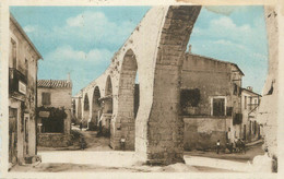 CPSM FRANCE 34 "Castries, Les Arches De L'aqueduc En Ville". - Castries