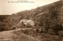 Gioux * La Courtine * La Route Dans La Vallée De Teytoux * Automobile Voiture Ancienne De Marques ? - Autres & Non Classés