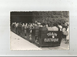 GROTTES DE LACAVE (LOT) CARTE PHOTO DEPART POUR LA VISITE DES GROTTES (TRAIN ELECTRIQUE BELLE ANIMATION) - Lacave