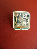 PIN'S PINS  - Guyane - Kourou - 1992 - 24 Heures Natation - Sport - Signé Vector - Natation