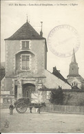 En Berry , LES AIX D'ANGILLON , Le Donjon , L' Eglise , 1915 , CPA ANIMEE + Cachet Militaire - Les Aix-d'Angillon
