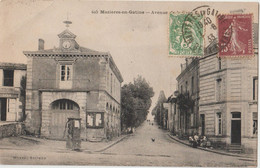 CPA Mazières En Gatine   (79) L'avenue De La Gare Fontaine Avec Pompe à Main   Moreau  Edit 605 RARE - Mazieres En Gatine