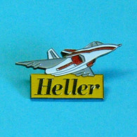 1 PIN'S //  ** LE RAFALE / HELLER / MARQUE FRANÇAISE  DE MAQUETTES DEPUIS 1963 ** . (Top Concept 1992) - Avions