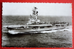 NETHERLANDS - DUTCH WARSHIP HR. MS. "KAREL DOORMAN" OP ZEE - Krieg