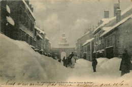 Pontarlier * La Grande Rue En Temps De Neige * Hiver - Pontarlier