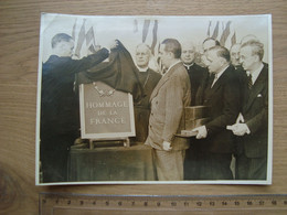 PHOTO DE PRESSE HOMMAGE AUX 6 MILLIONS DE JUIFS TUES PAR LES NAZIS 1947 - Famous People