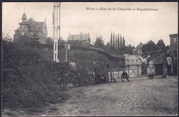 +++ CPA - HOVE - Rue De La Chapelle - Kapellestraat - Passage à Niveau - Carte Animée  // - Hove