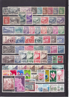 UN LOT DE  136 TIMBRES  NEUFS * ET NEUFS ** - Collections