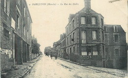 CPA FRANCE 50 " Barenton, La Rue Des Halles". - Barenton