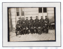 PHOTO 528 - MILITARIA - Police - Superbe Photo Originale 18 X 13 - Un Groupe De Policiers  - Photo VALET à PARIS - 19 E - Guerra, Militares