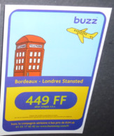 Carte Postale édition "Carte à Pub" - Buzz KLM (avion) Bordeaux / Londres (cabine Téléphonique Rouge) - Advertising